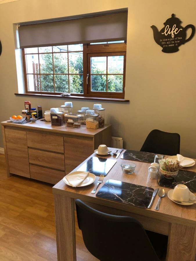 Manorlodge Tralee Bagian luar foto