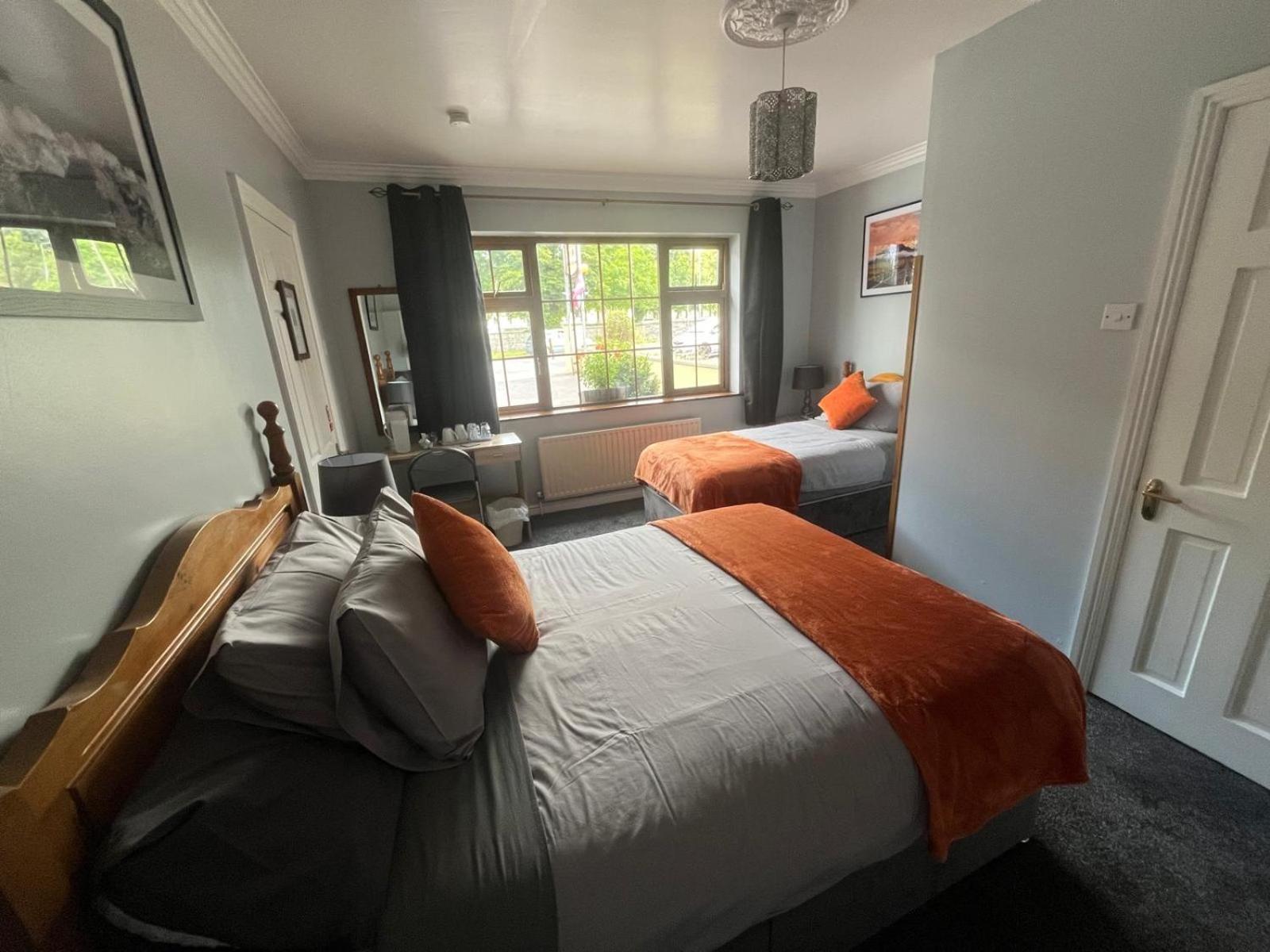 Manorlodge Tralee Bagian luar foto