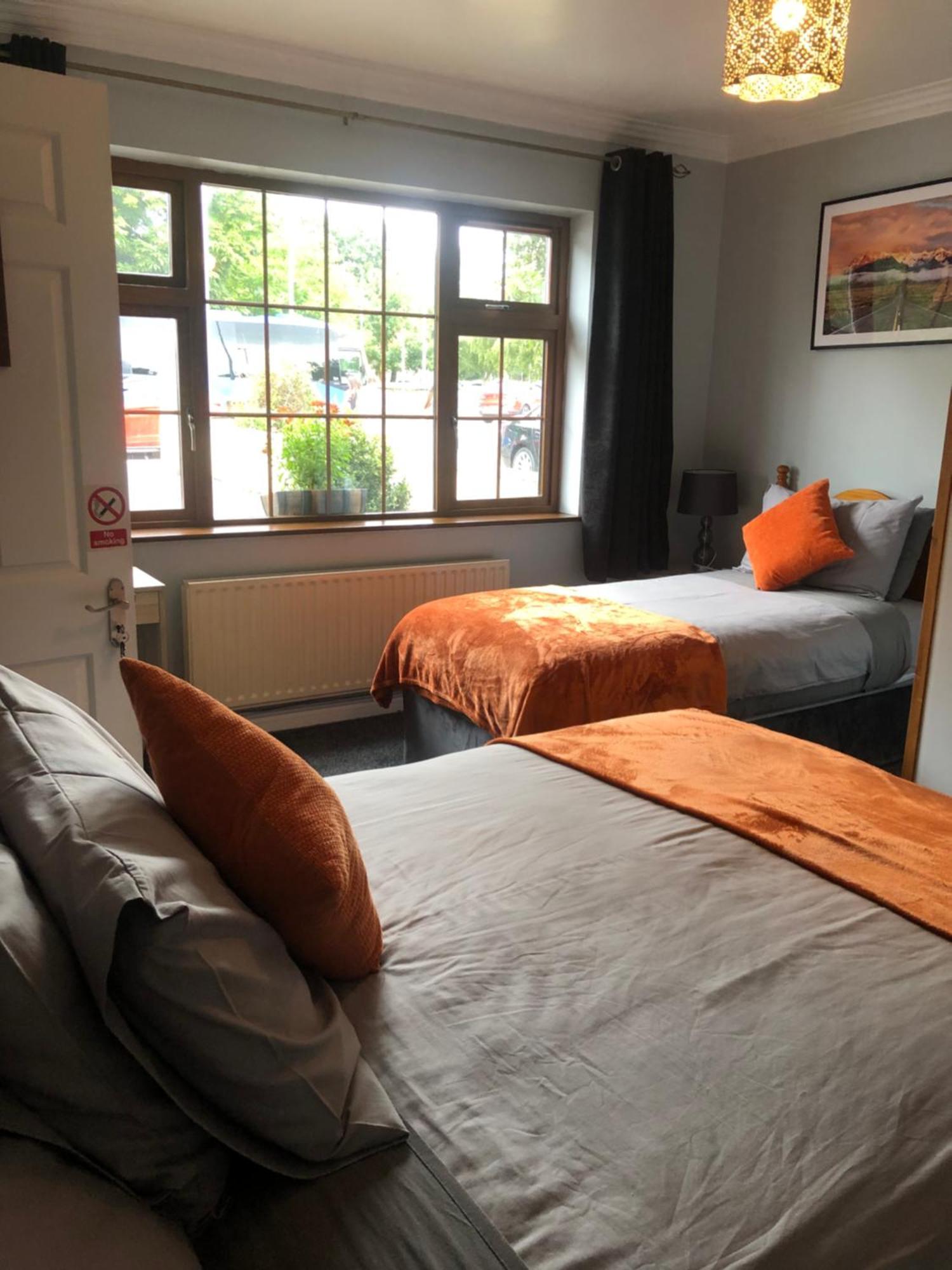 Manorlodge Tralee Bagian luar foto